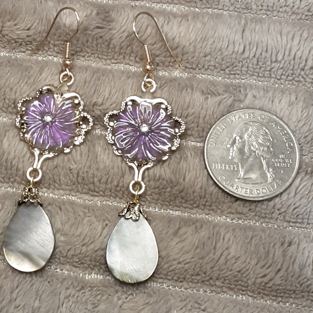 Handmade Shell and Glass Flower Earrings Purple Gold Tone - Picture 7 of 8